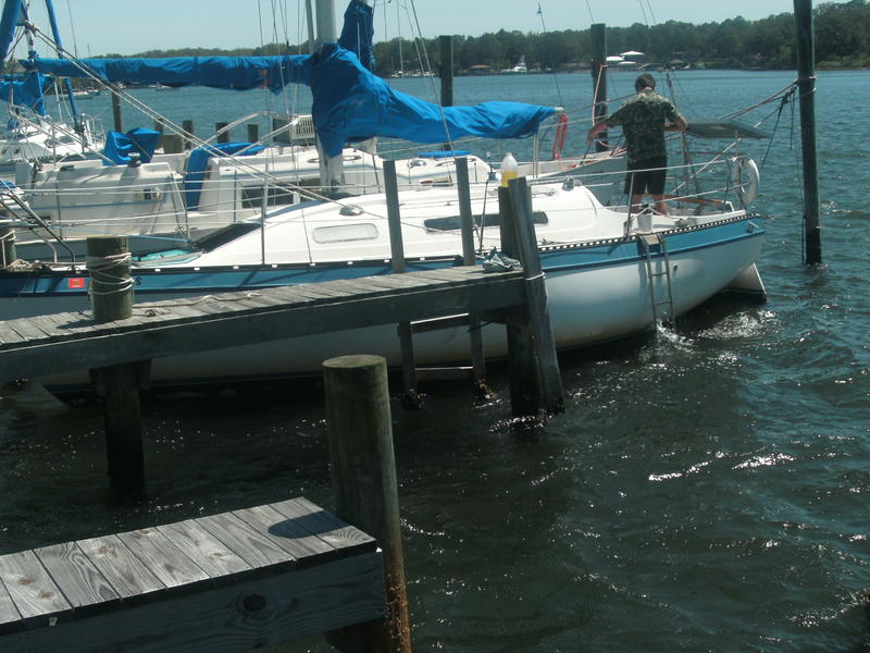1976 canadian sailcraft cs 27 located in Florida for sale