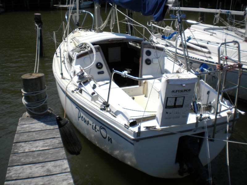 1977 catalina standard 27 located in Maryland for sale