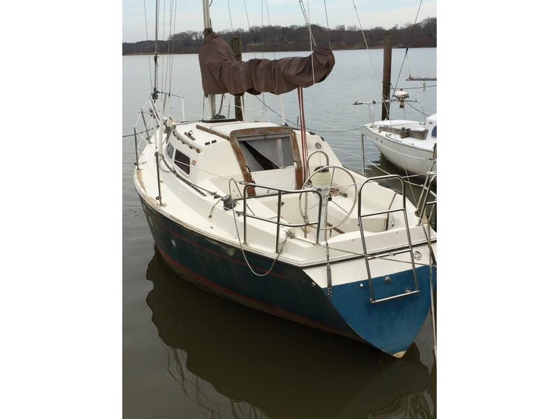 1982 US YACHT 27&#39; sailboat for sale in Maryland