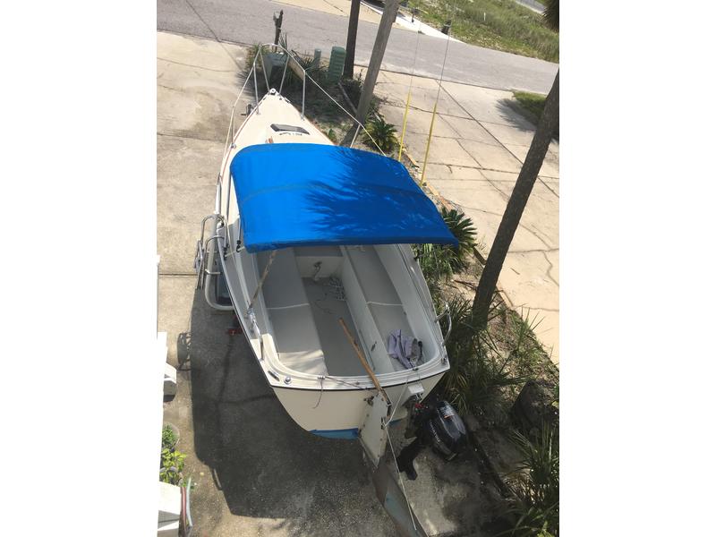 1985 O'Day Day Sailer located in Florida for sale