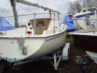 Columbia 23' sloop Click to launch Larger Image