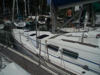 BENETEAU OCEANIS 423 Click to launch Larger Image