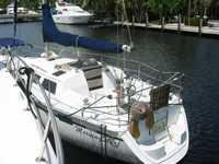 1989 Fort Lauderdale Florida 28 <B>Hunter</B> Sloop