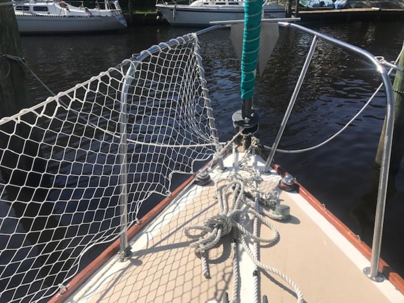 1980 Cape Dory 27