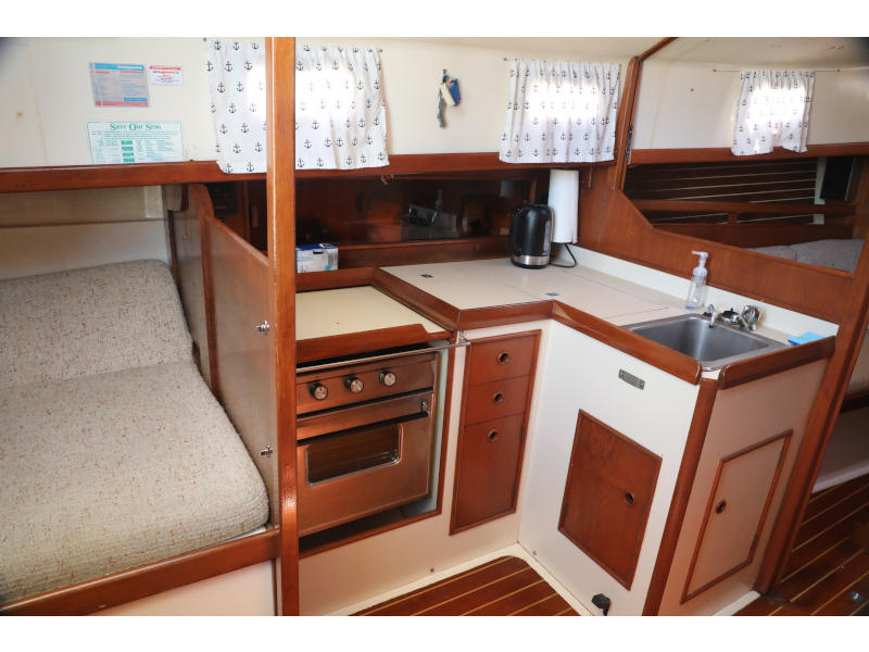 1984 Nonsuch 30