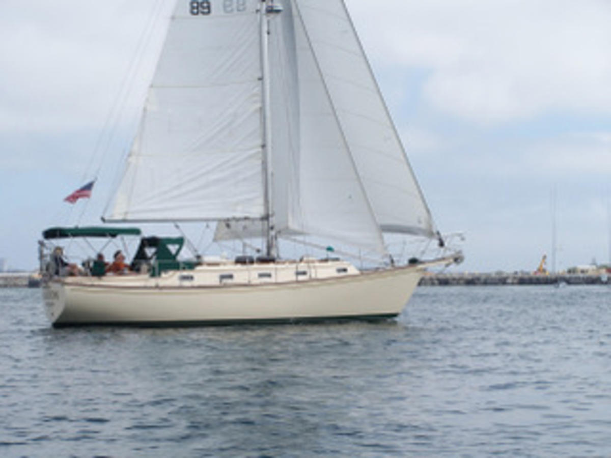 1990 Island Packet 35