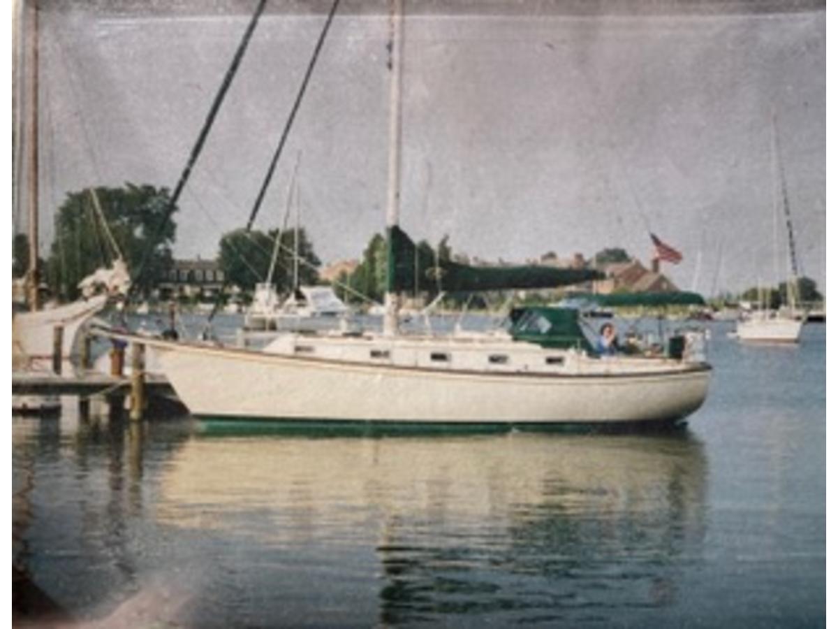 1990 Island Packet 35