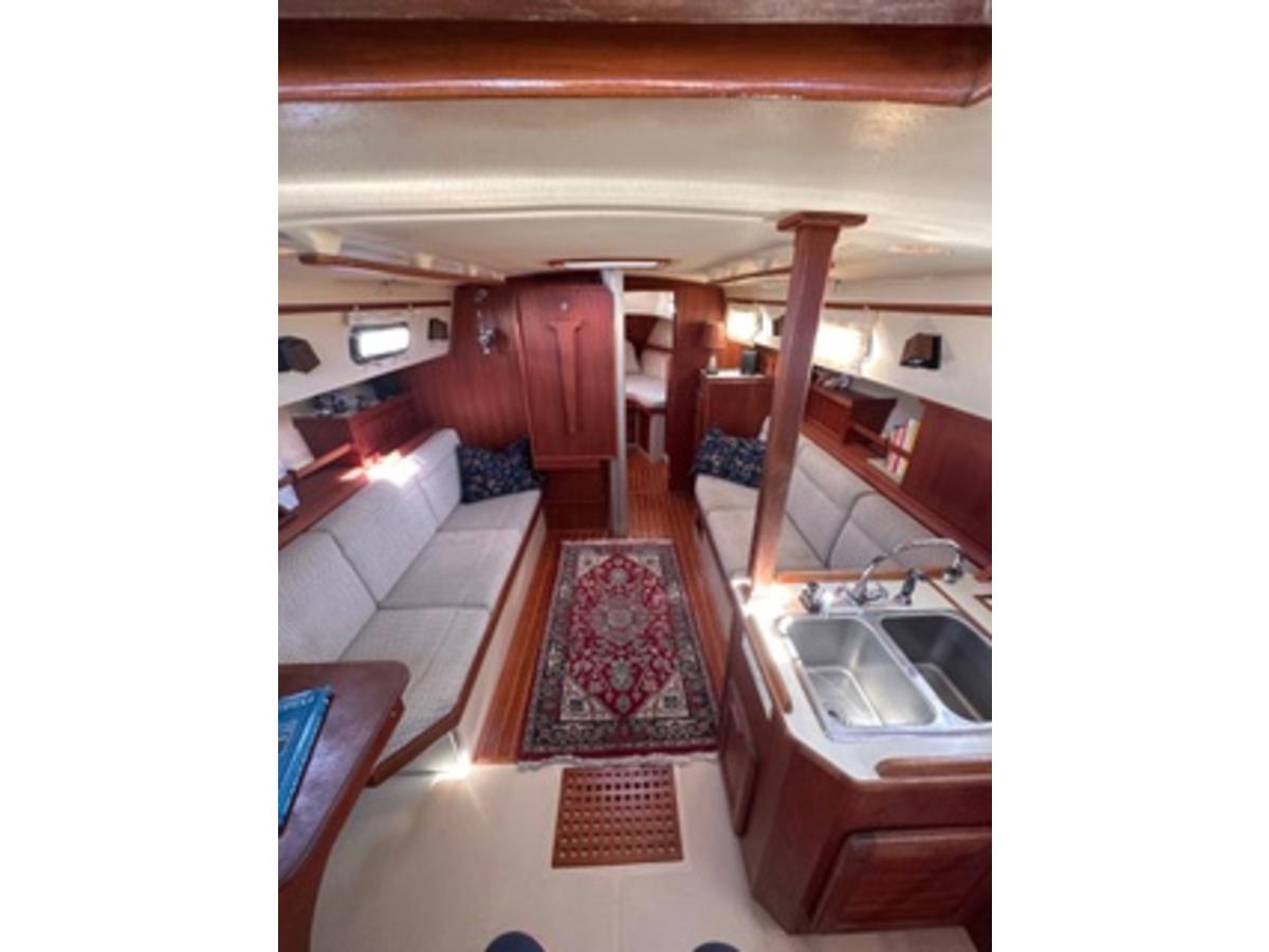 1990 Island Packet 35