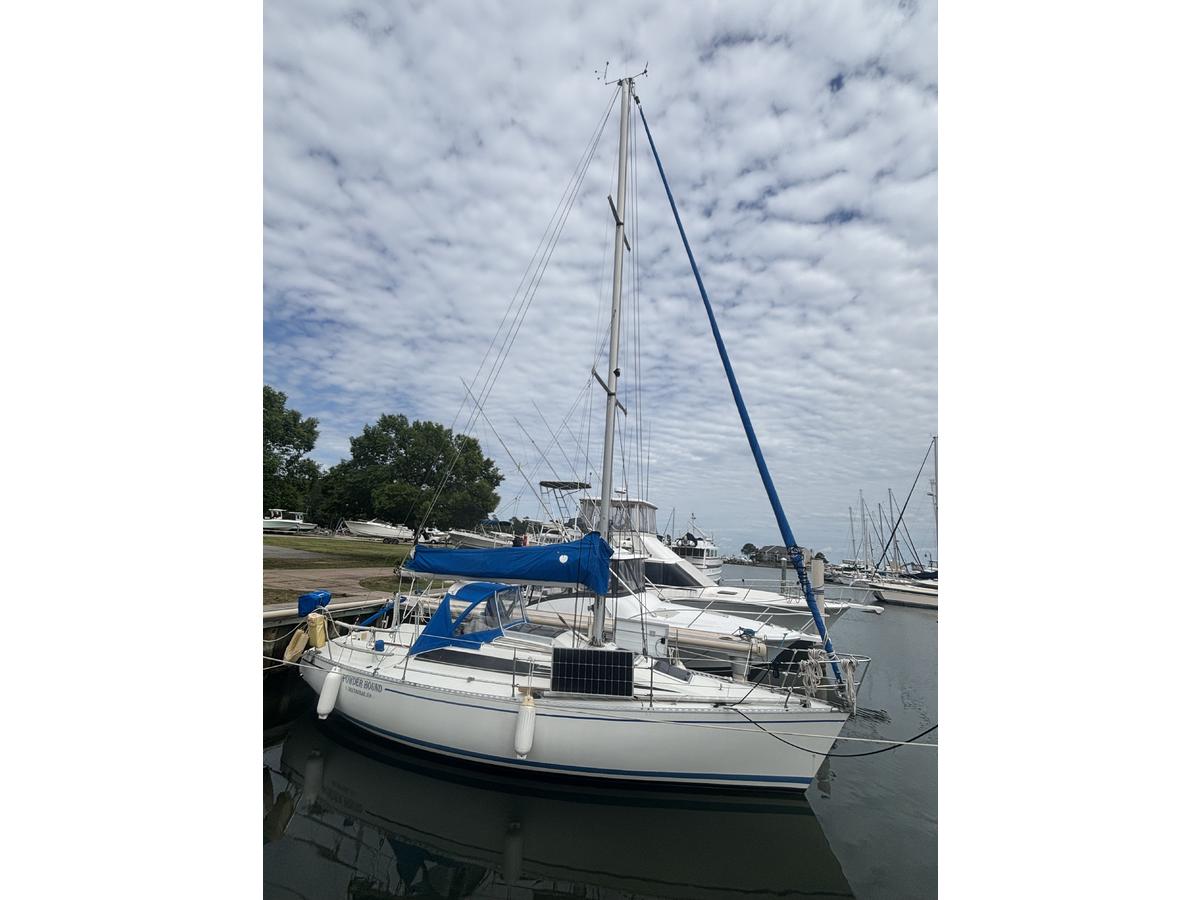 1985 Beneteau First 29