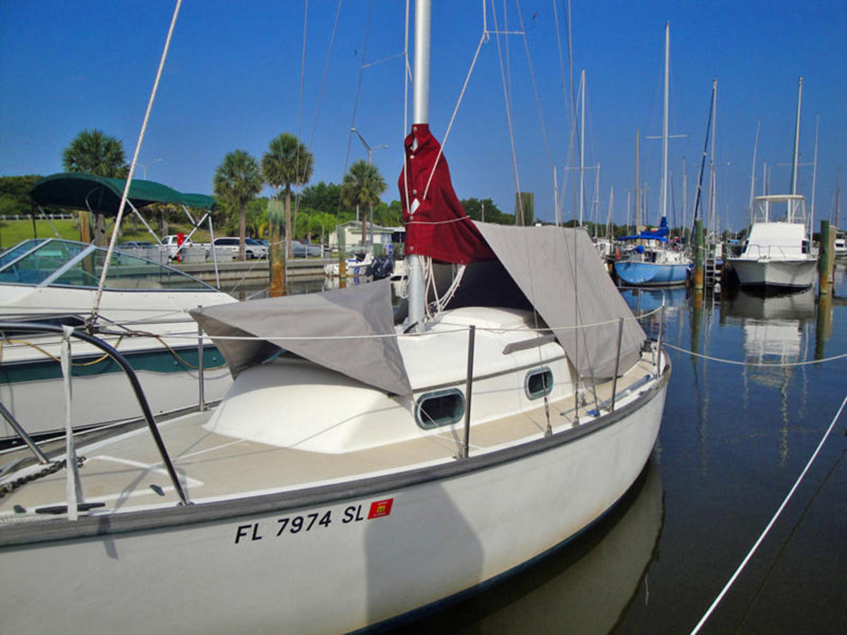 1982 Cape Dory 25d