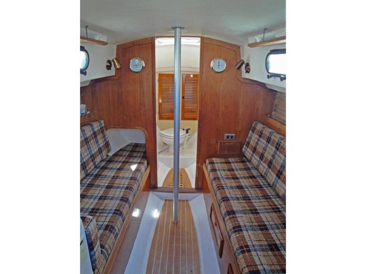 1982 Cape Dory 25d