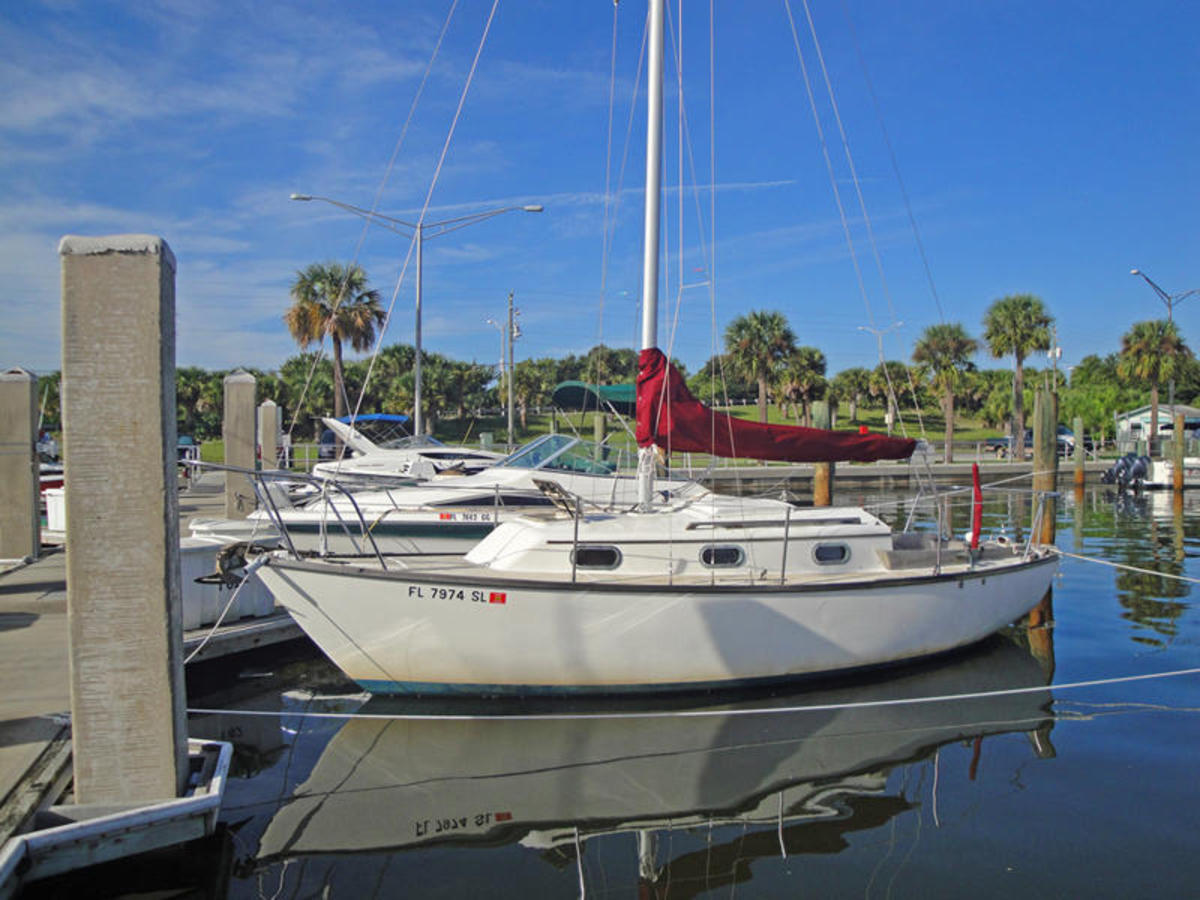 1982 Cape Dory 25d