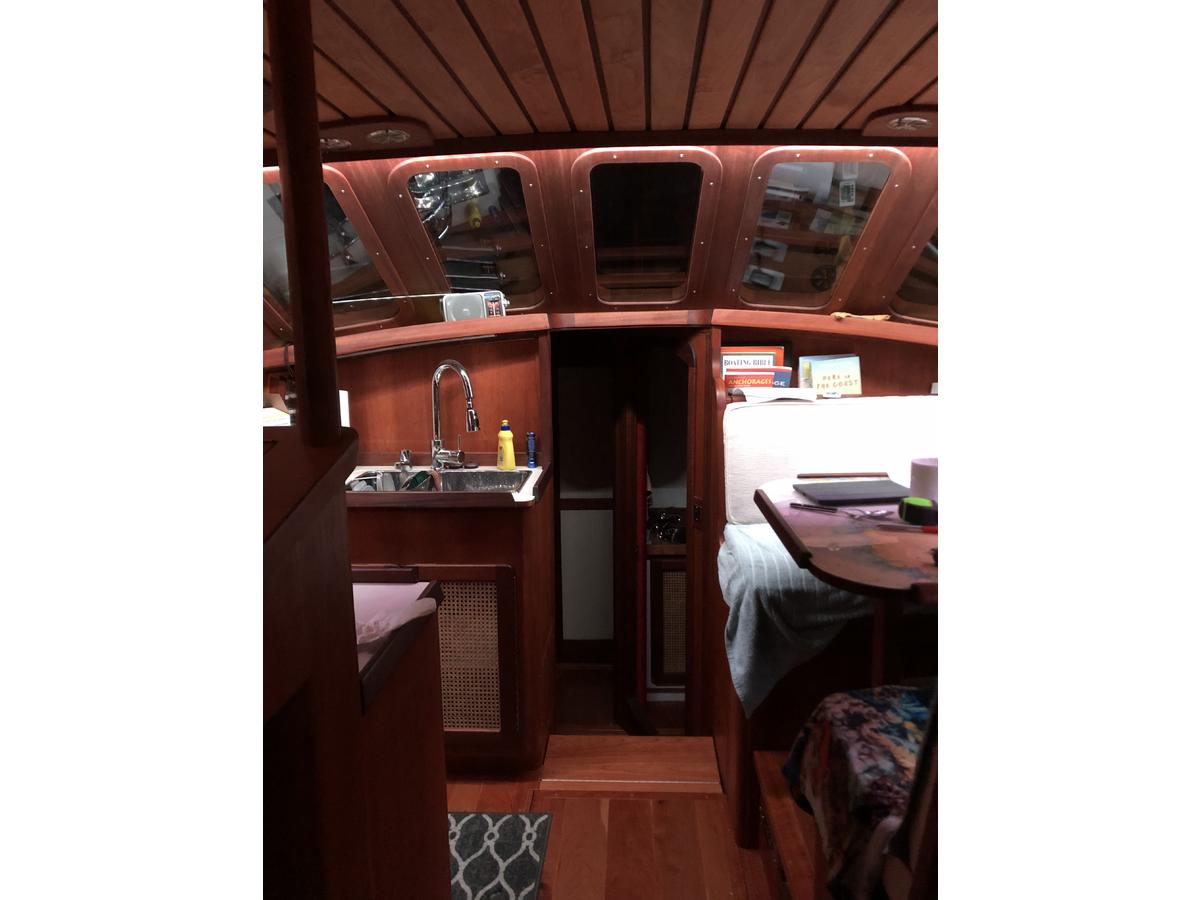 2020 Bruce Roberts 46 Pilothouse