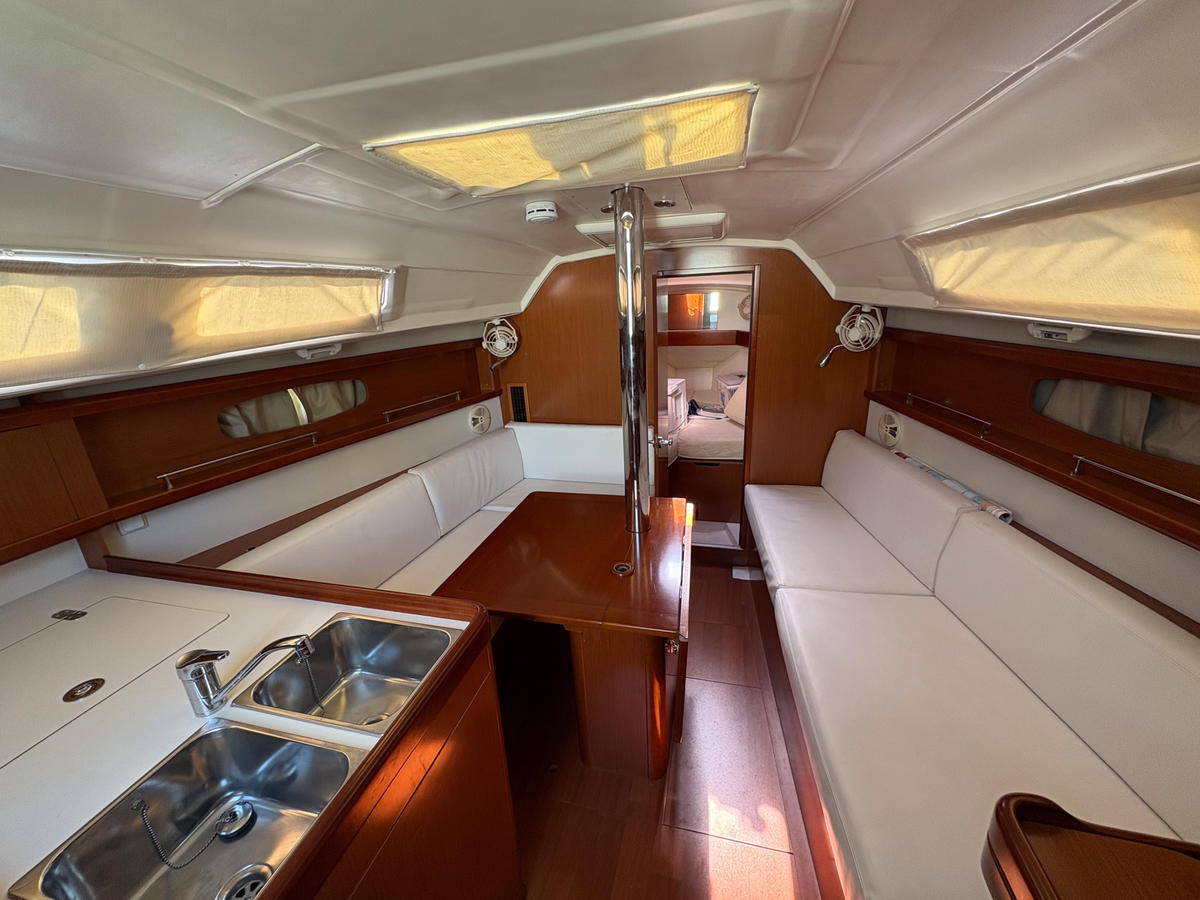 2012 Beneteau Oceanis 31