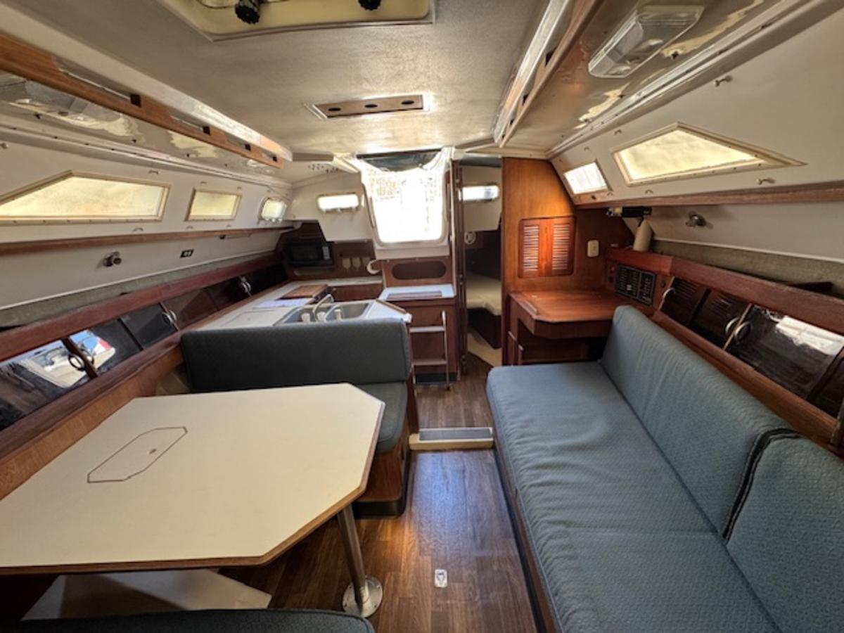 1984 Hunter 34