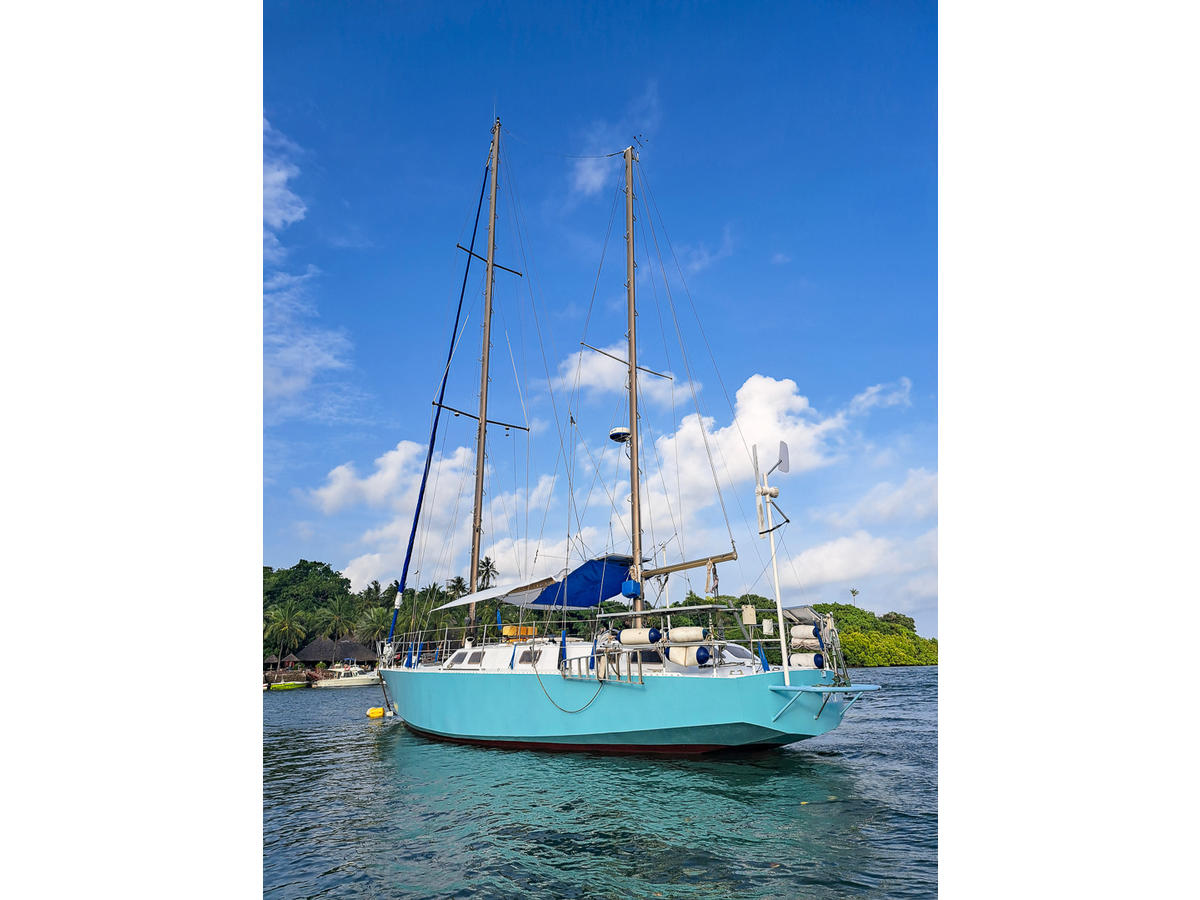 1976 Galapagos Sailing Yacht / Ketch