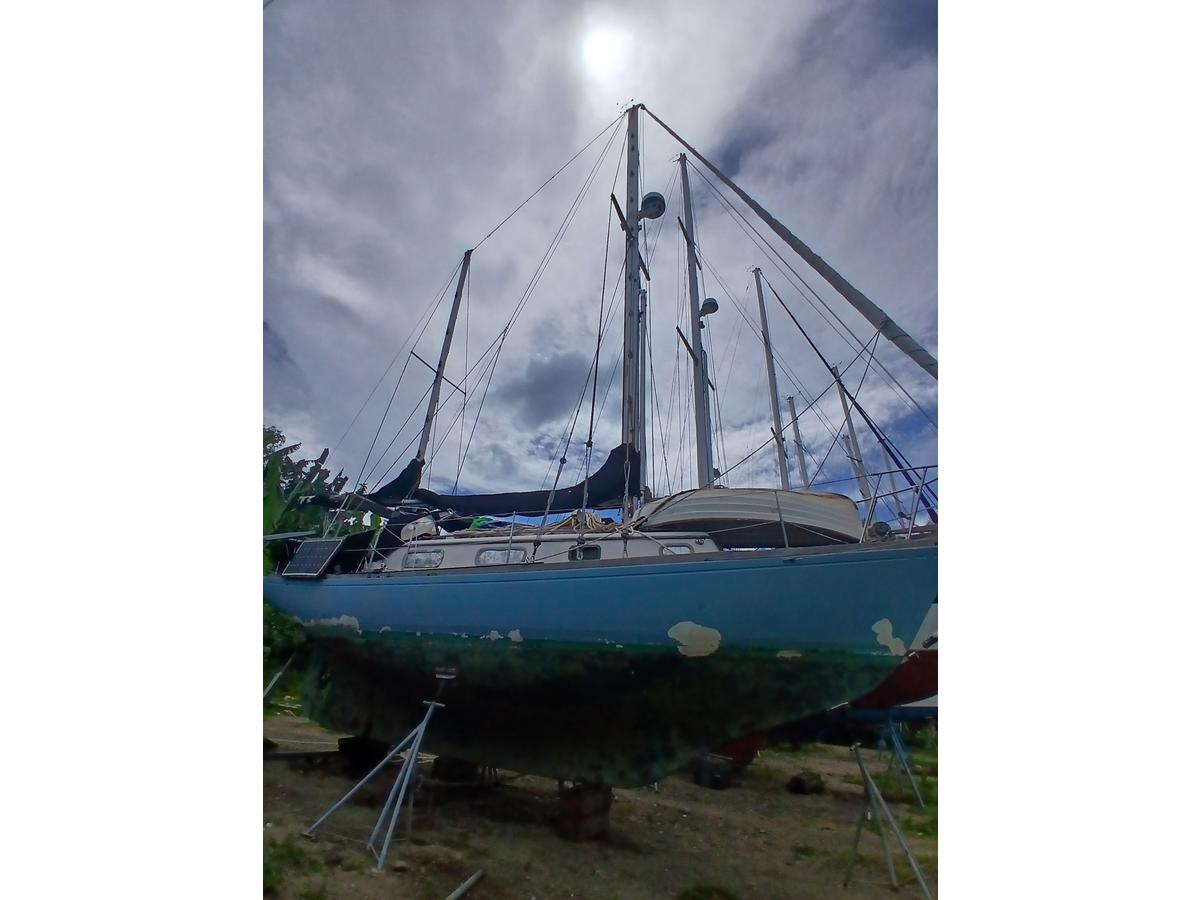 1976 Fuji Ketch 32'