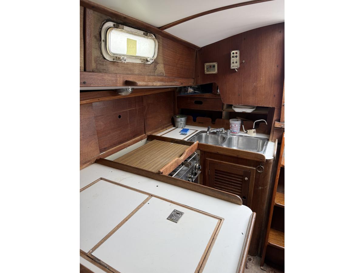 1976 Sparkman & Stephens Tartan 37