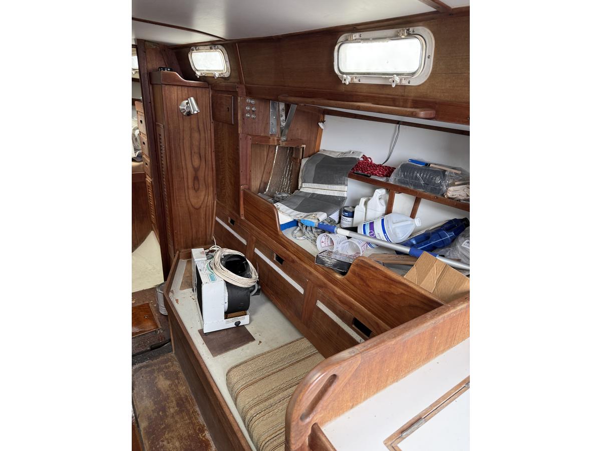 1976 Sparkman & Stephens Tartan 37