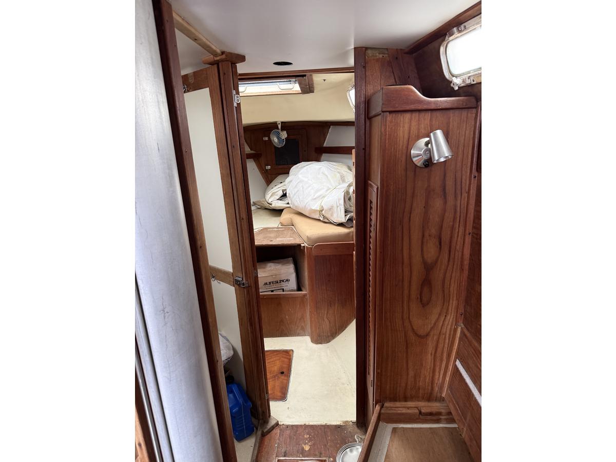 1976 Sparkman & Stephens Tartan 37