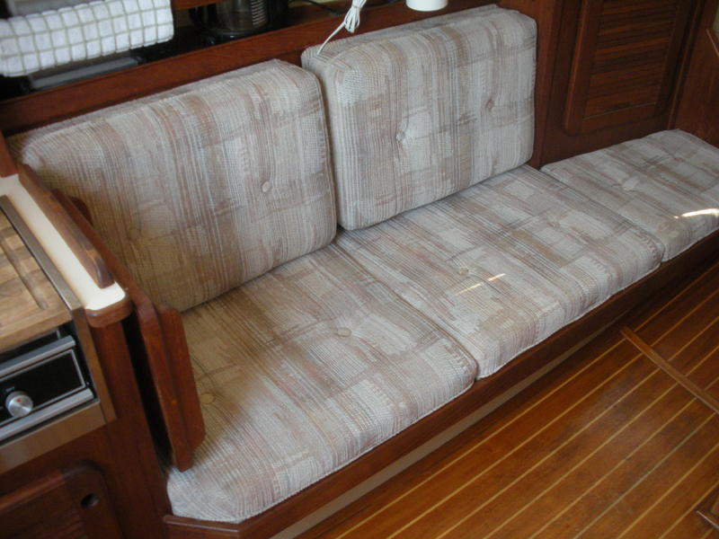 1990 Island Packet 27