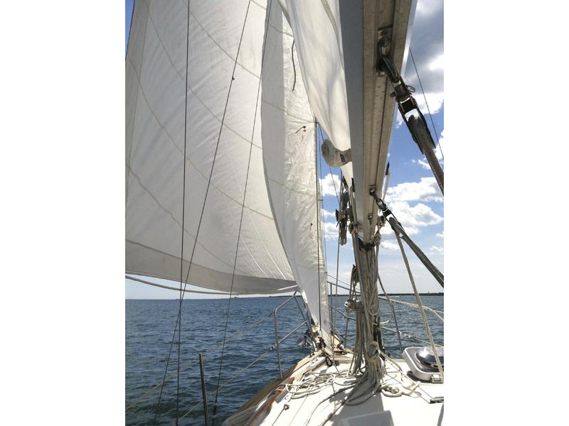 1990 Island Packet 27