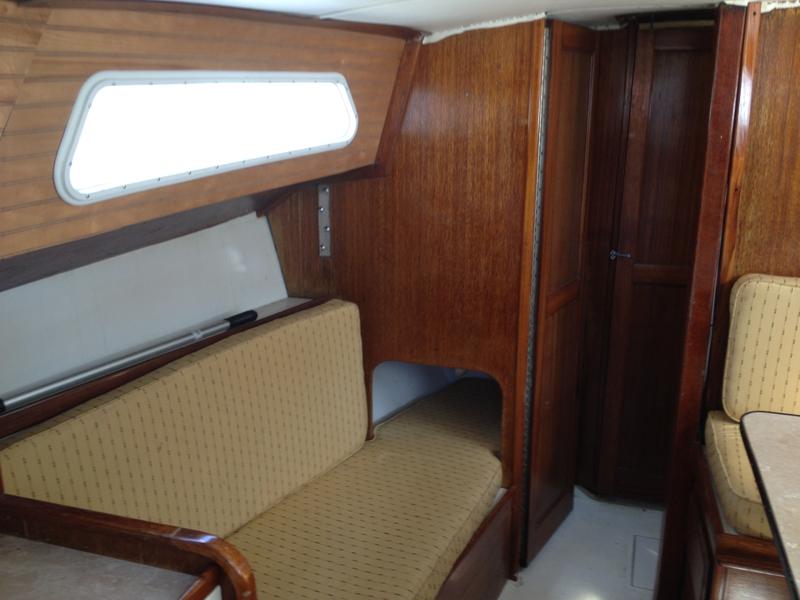 1970 Islander 30