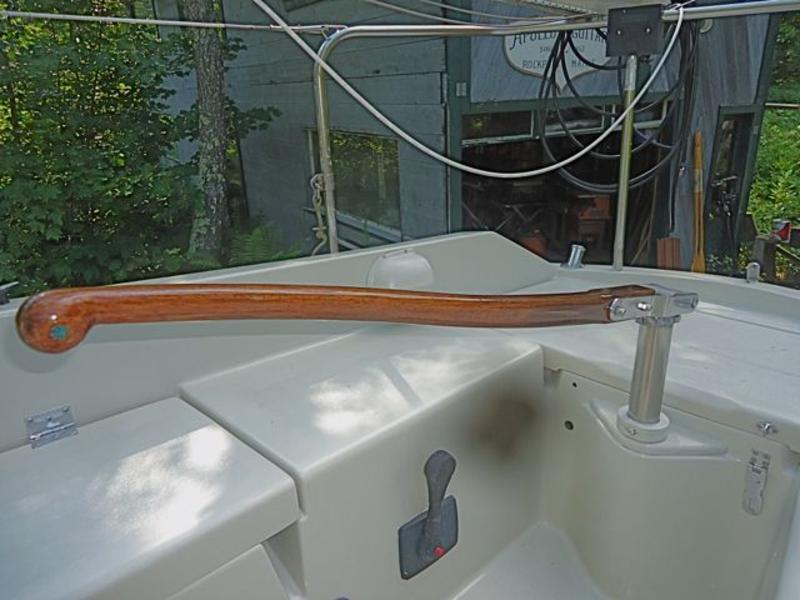 1982 Hunter 25