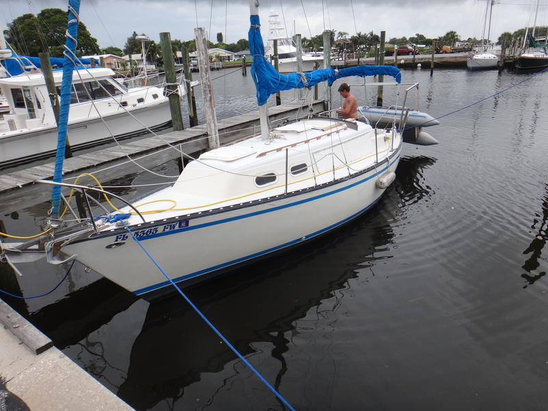 1977 Hunter 27