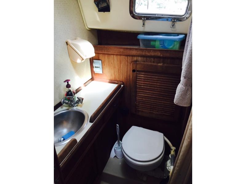 1987 Island Packet 27