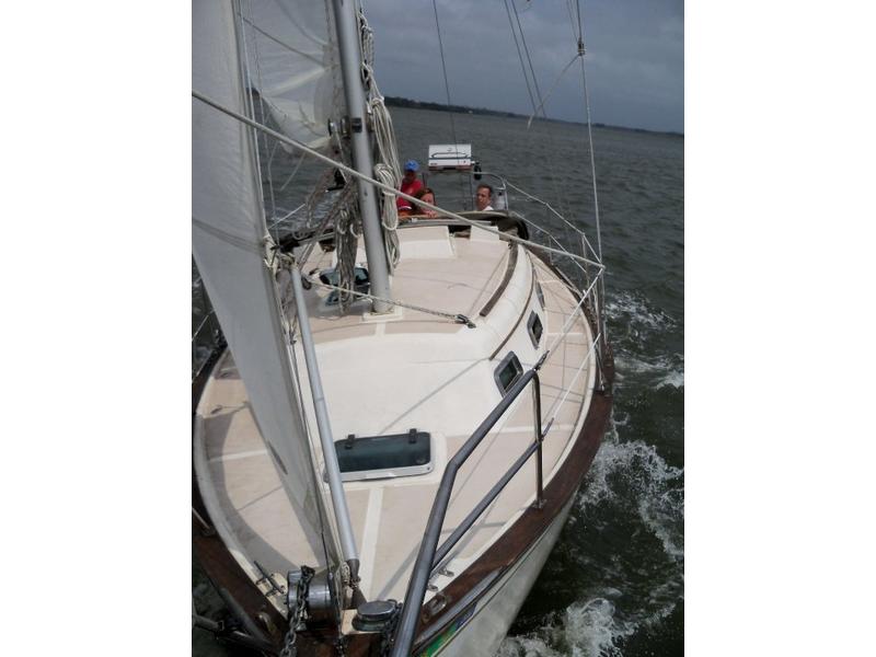 1987 Island Packet 27