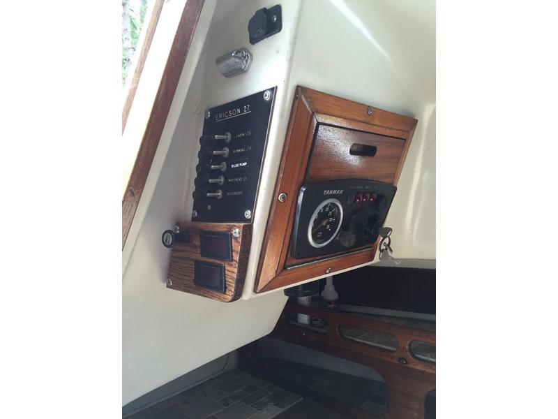 1974 Ericson 27