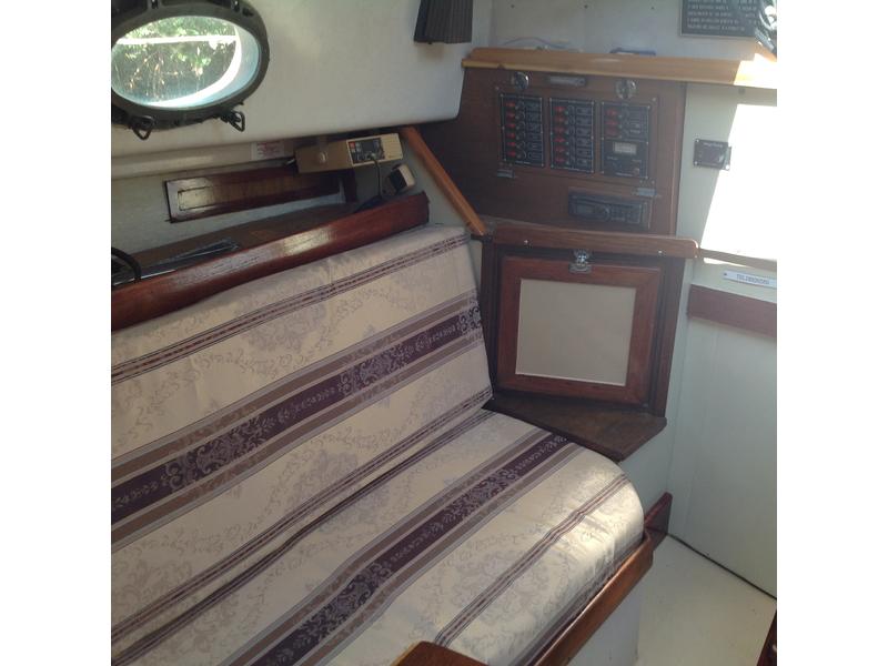 1980 Island Packet 30