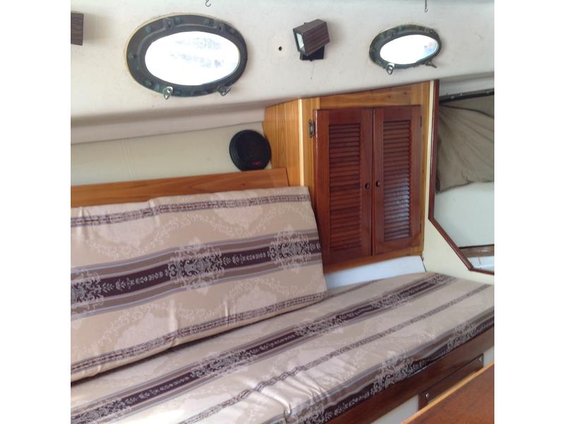 1980 Island Packet 30