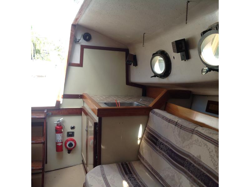 1980 Island Packet 30