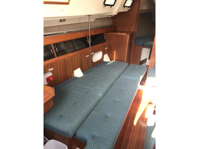 1987 Hunter 31