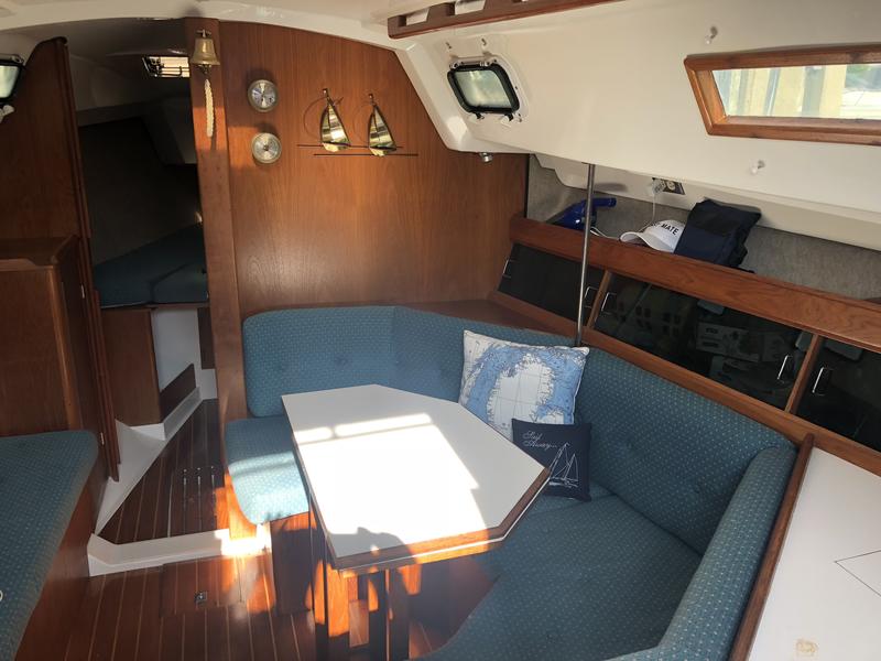 1987 Hunter 31