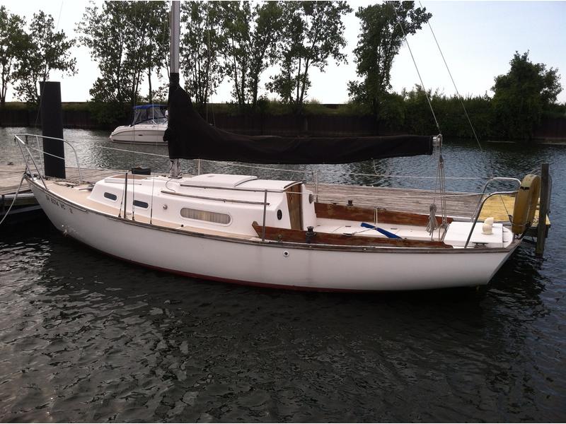 1978 Cape Dory 25