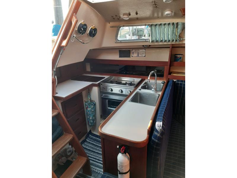 1985 Catalina 30