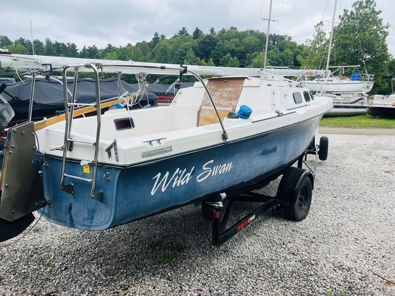 1990 General Boats Rhodes 22 located in Ohio for sale