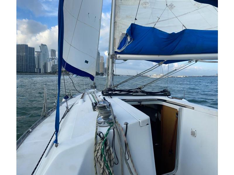 Beneteau Oceanis 323