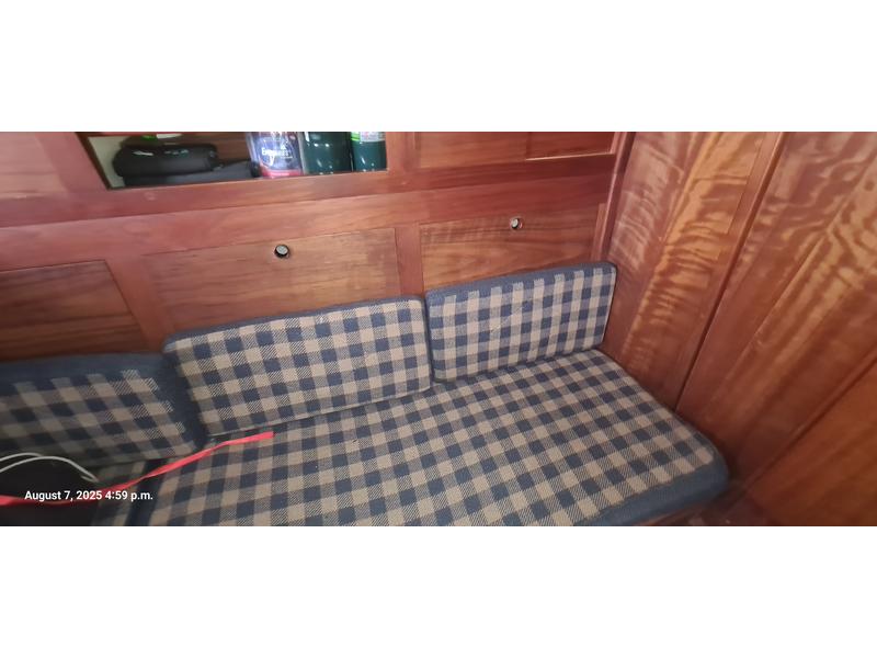 Tartan T37