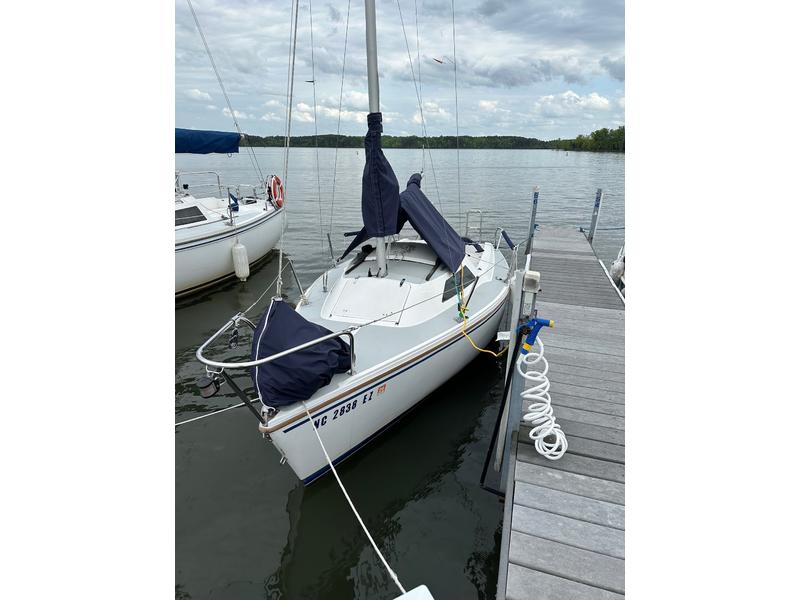 1991 Catalina Capri 18 located in North Carolina for sale