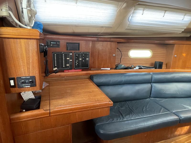 Hunter 356
