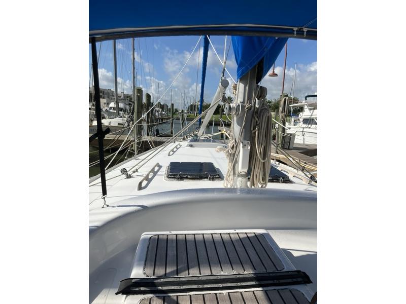 Morgan Out Islander sloop