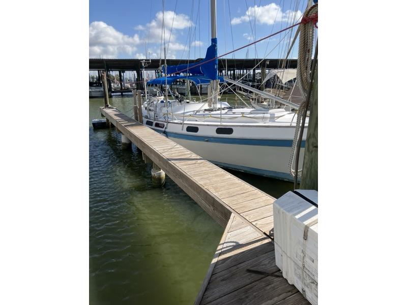 Morgan Out Islander sloop