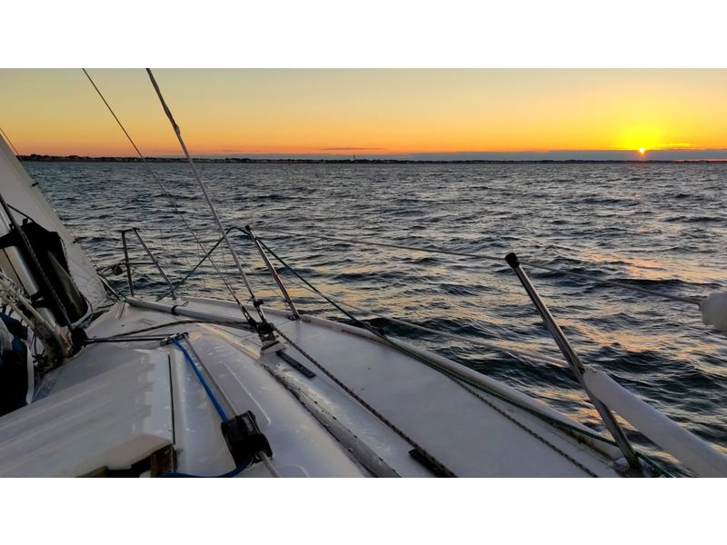 Hunter 27