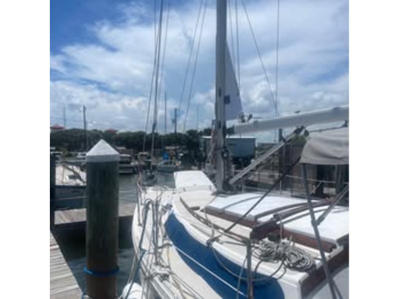 1980 Catalina 30 Standard Rig located in Texas for sale