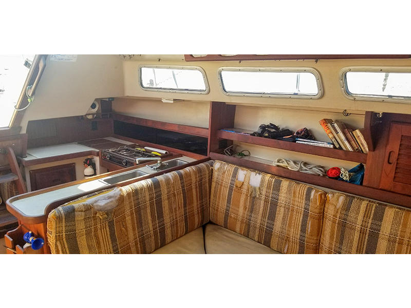 Catalina 30 MkI TR BS FK & dinghy w/motor