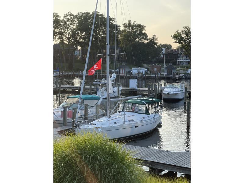 1997 Beneteau Oceanis 381 located in Michigan for sale